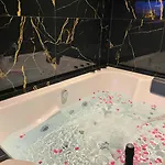 La Bulle Emeraude - Jacuzzi, Terrasse, Parking Prive Et Gratuit Saint-Omer (Pas-de-Calais)