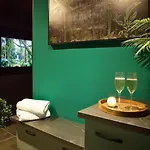 Apartmán La Bulle Emeraude - Jacuzzi, Terrasse, Parking Prive Et Gratuit Saint-Omer (Pas-de-Calais)