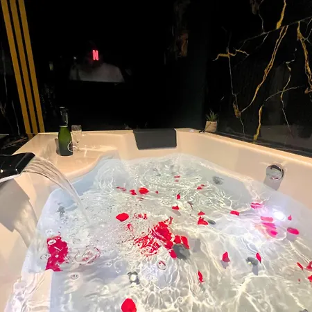 La Bulle Emeraude - Jacuzzi, Terrasse, Parking Prive Et Gratuit Saint-Omer (Pas-de-Calais)