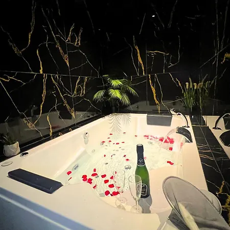 Appartamento La Bulle Emeraude - Jacuzzi, Terrasse, Parking Prive Et Gratuit Saint-Omer (Pas-de-Calais)