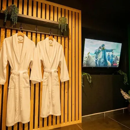 La Bulle Emeraude - Jacuzzi, Terrasse, Parking Prive Et Gratuit *