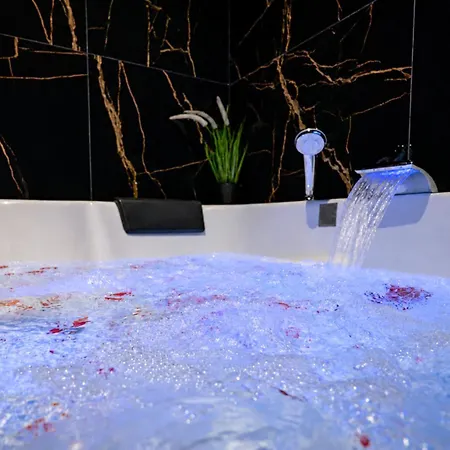 شقة La Bulle Emeraude - Jacuzzi, Terrasse, Parking Prive Et Gratuit سانت-أومير