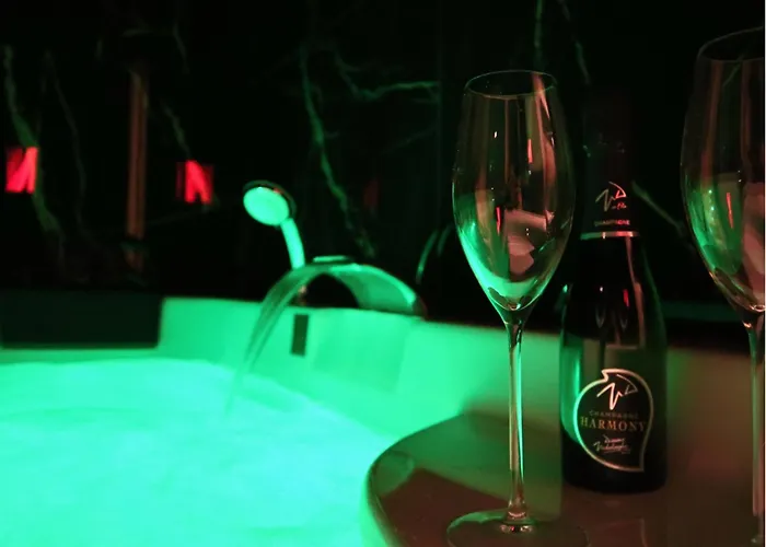 La Bulle Emeraude - Jacuzzi, Terrasse, Parking Prive Et Gratuit Appartement