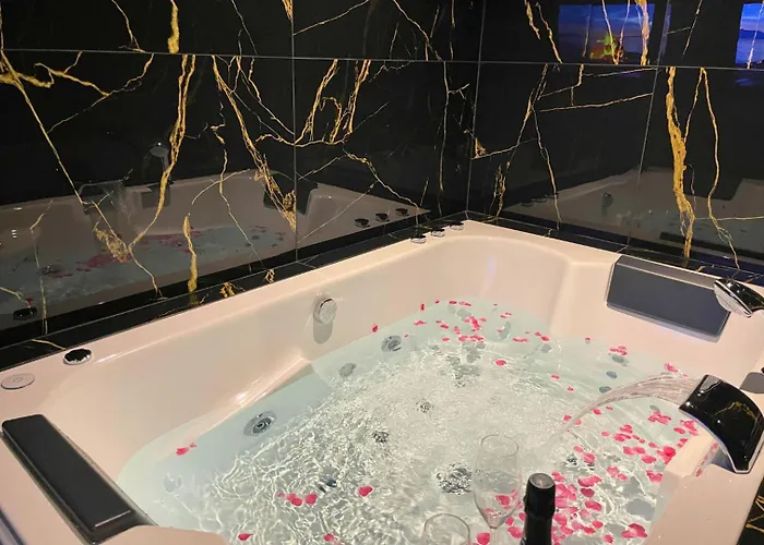 La Bulle Emeraude - Jacuzzi, Terrasse, Parking Prive Et Gratuit Saint-Omer (Pas-de-Calais)