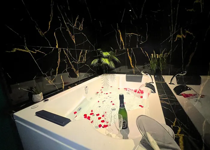 Appartement La Bulle Emeraude - Jacuzzi, Terrasse, Parking Prive Et Gratuit Saint-Omer (Pas-de-Calais)