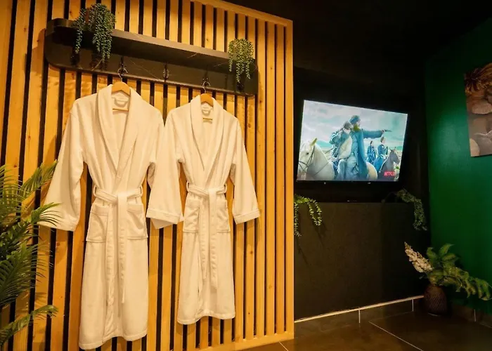 La Bulle Emeraude - Jacuzzi, Terrasse, Parking Prive Et Gratuit *